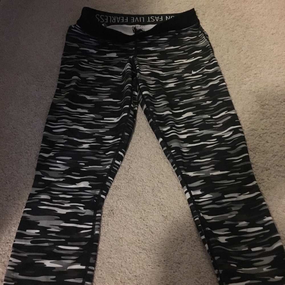 Nike workout leggings